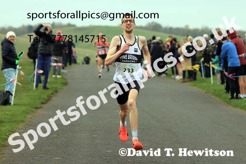 Senior Mens and Womens 2024 Heaton Memorial 10k Road Race, Newcastle Town Moor, Newcastle.   Photo: David T. Hewitson/Sports for All Pics